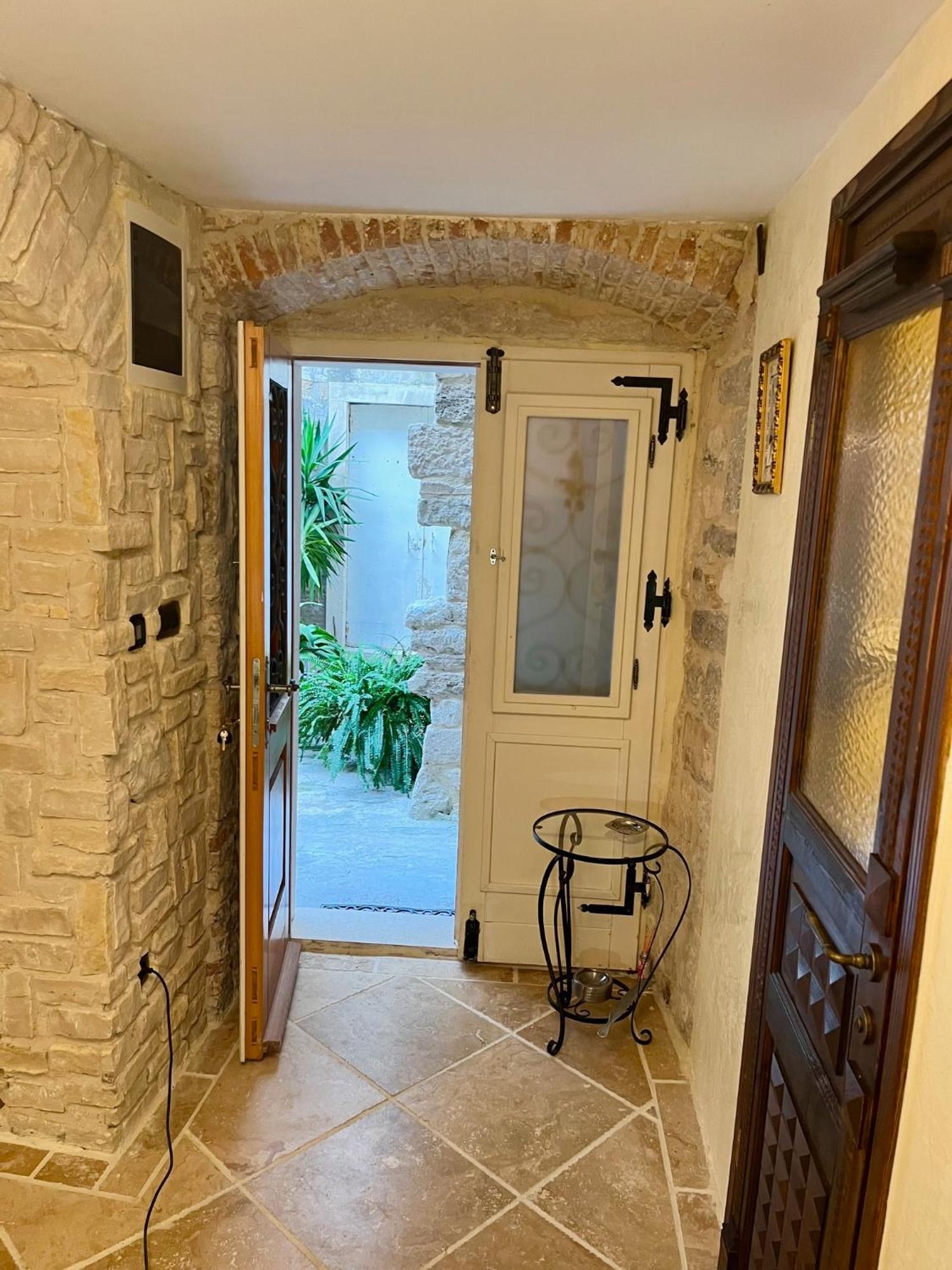 Apartment Venus Of The Palace - New Renovated Сплит Екстериор снимка